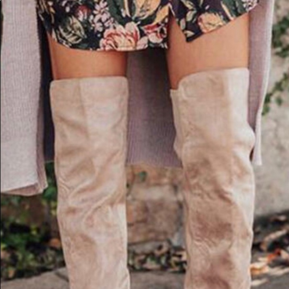 Over the knee boots - Picture 2 of 3